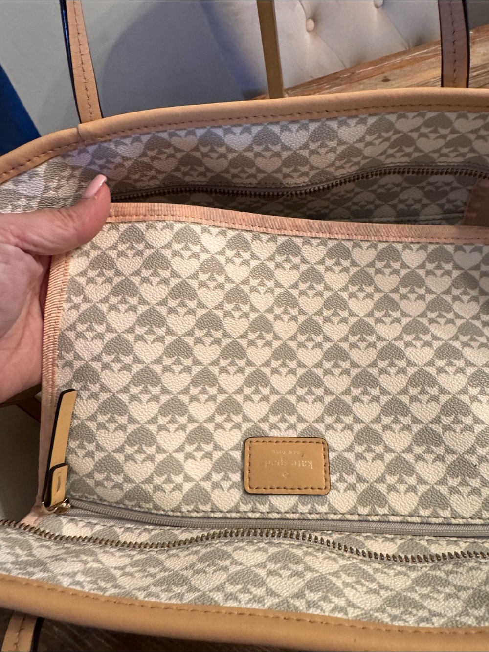 Kate Spade ♠️ Cream & Light Gray Patterned Tote with Center Stripe - Picture 9 of 9